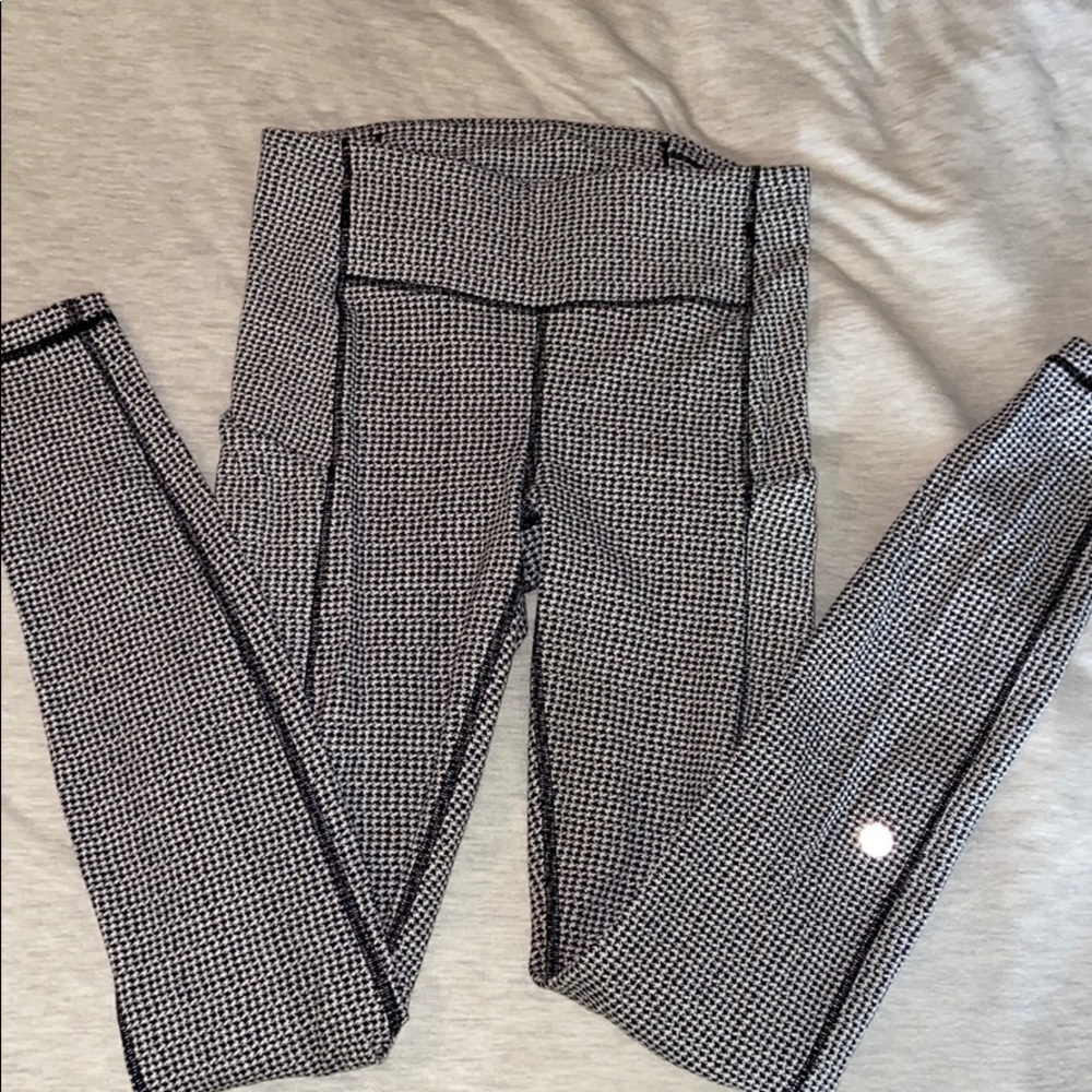 Lululemon 28’ leggings